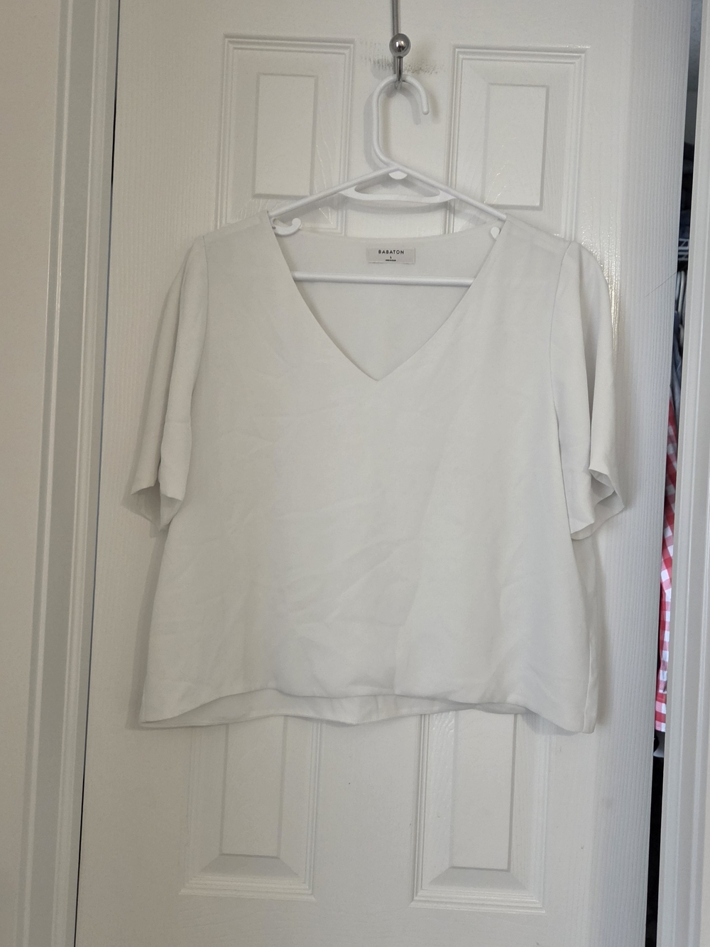 Babaton Cream V-Neck Short Sleeve Blouse Size L